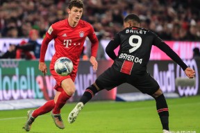 包含今晨欧超杯焦点战；勒沃库森复出首秀；媒体盛赞；控场能力受关注的词条